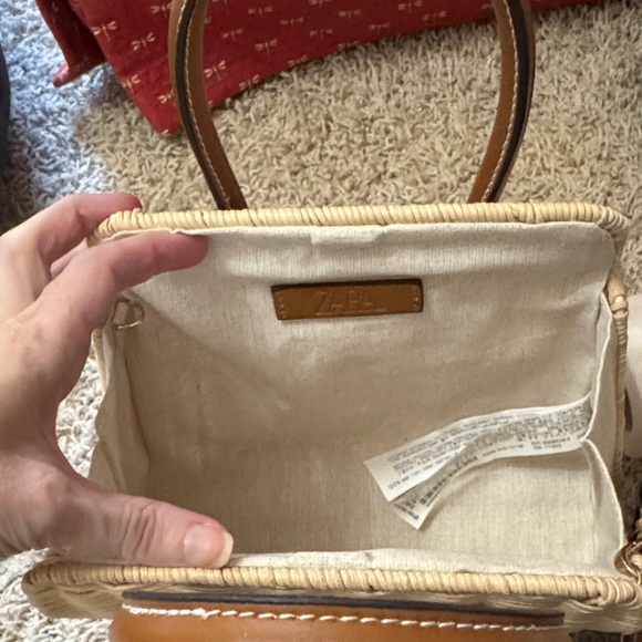 NWT: Zara Elegant Tan and Cream Woven Handbag - Picture 3 of 5
